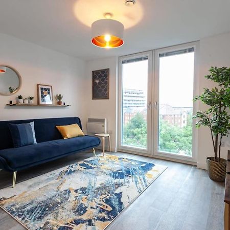 Superb 2 Bed Flat 5Min To Old Trafford Stadium Manchester Dış mekan fotoğraf