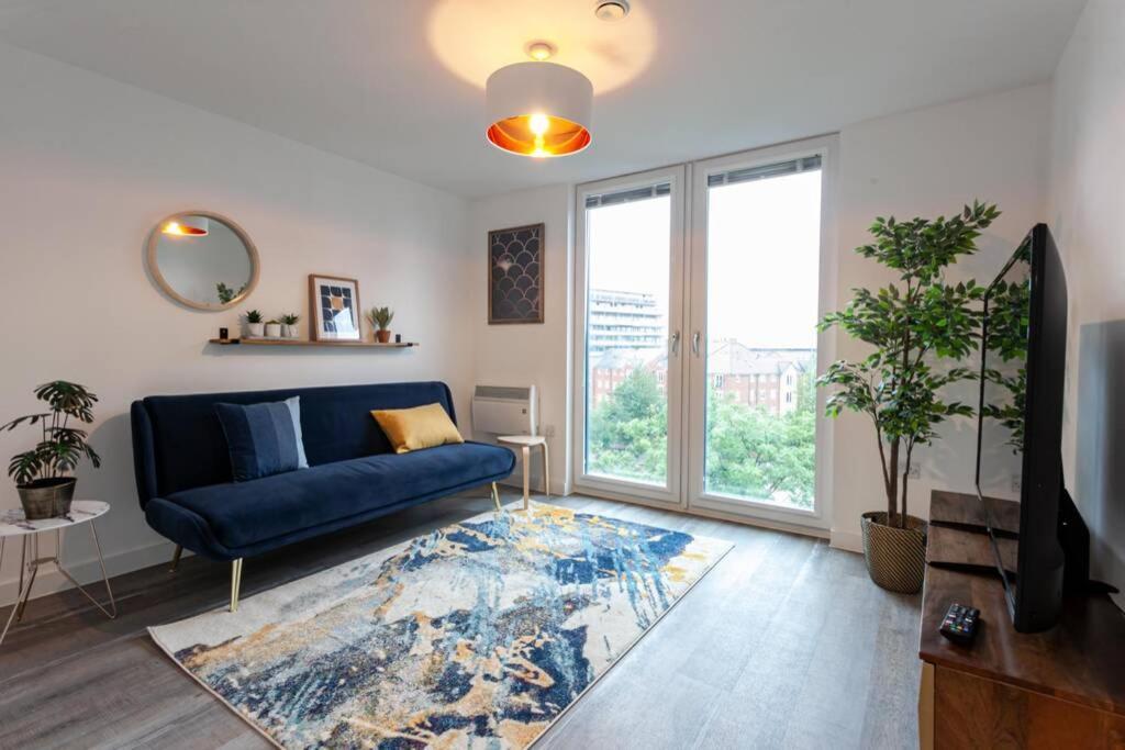 Superb 2 Bed Flat 5Min To Old Trafford Stadium Manchester Dış mekan fotoğraf