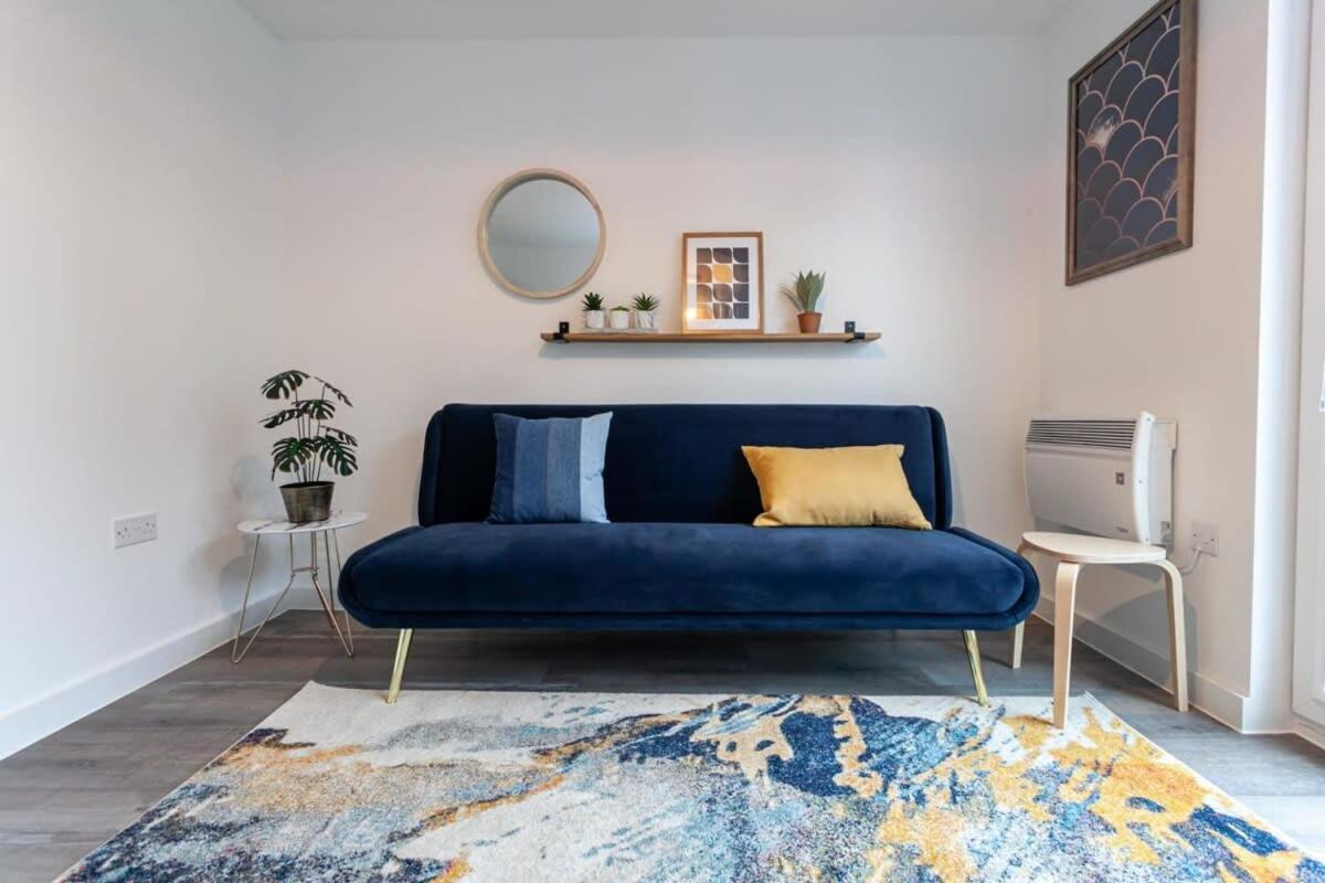 Superb 2 Bed Flat 5Min To Old Trafford Stadium Manchester Dış mekan fotoğraf