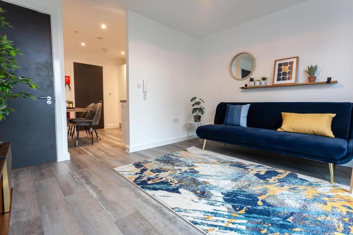 Superb 2 Bed Flat 5Min To Old Trafford Stadium Manchester Dış mekan fotoğraf