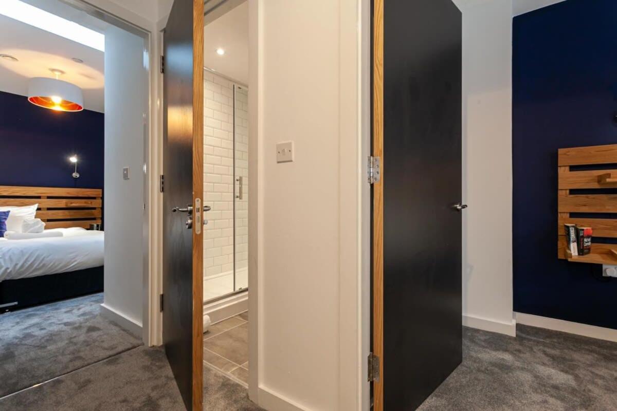 Superb 2 Bed Flat 5Min To Old Trafford Stadium Manchester Dış mekan fotoğraf