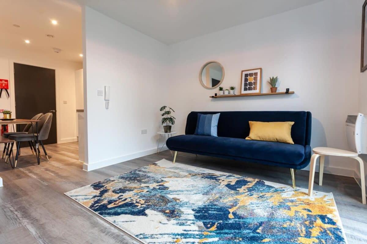 Superb 2 Bed Flat 5Min To Old Trafford Stadium Manchester Dış mekan fotoğraf